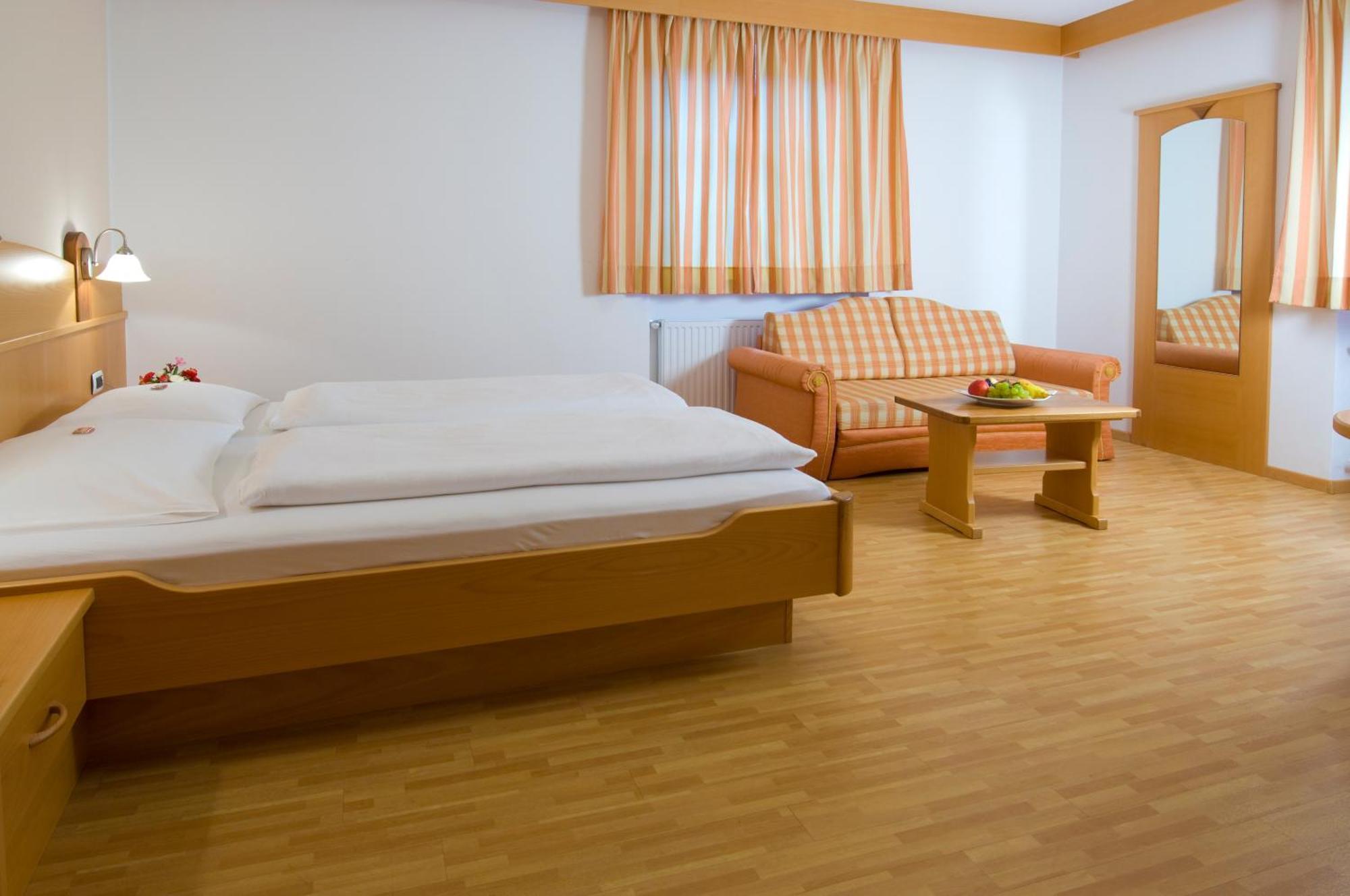 Hotel Loewenwirt Cermes Ngoại thất bức ảnh