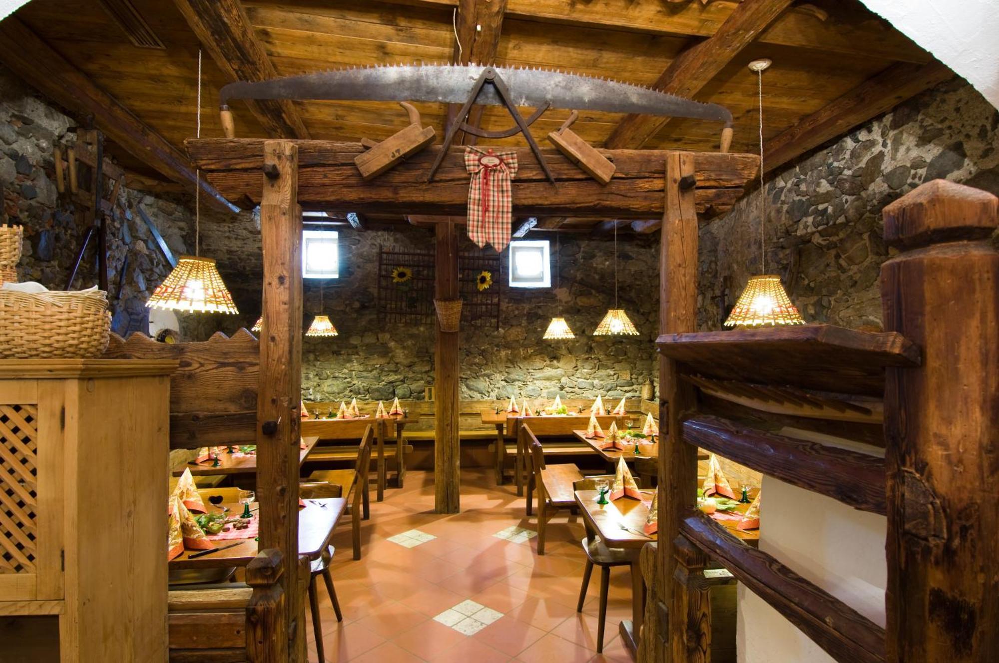 Hotel Loewenwirt Cermes Ngoại thất bức ảnh