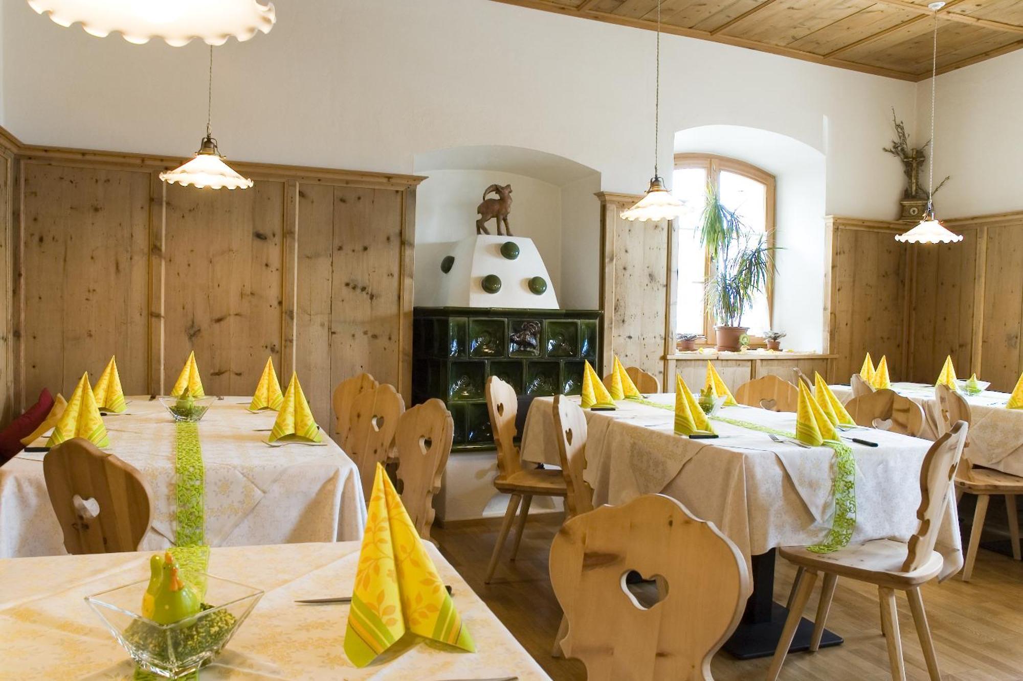 Hotel Loewenwirt Cermes Ngoại thất bức ảnh